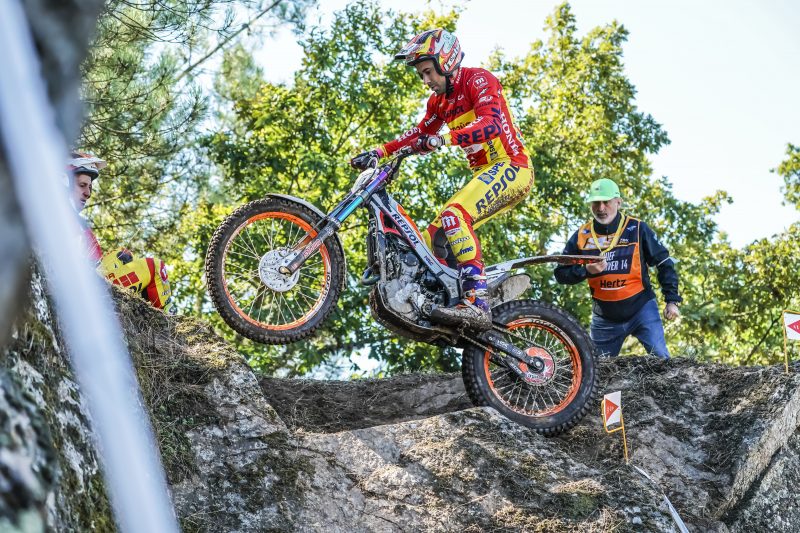 Toni Bou wins the 2021 Trial des Nations with the Spanish team